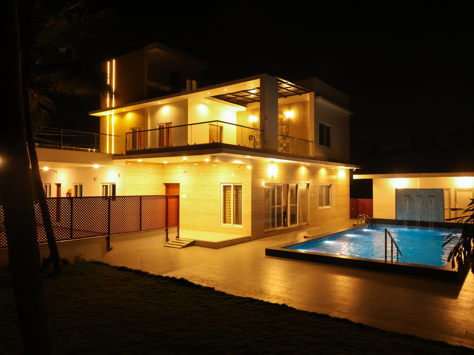 CINDRELLA BEACH HOUSE